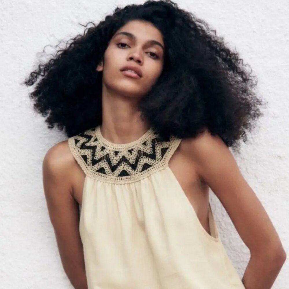 $10💕 ZARA Crocheted Neckline Sleeveless Blouse Top Cream Black